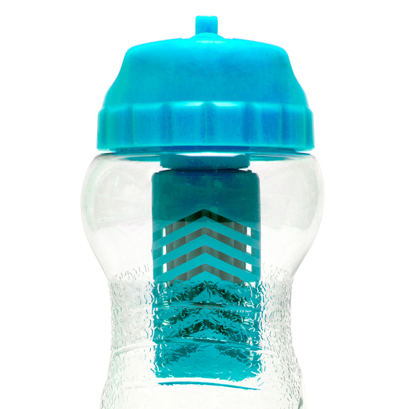 bouteille filtrante design water to go, pour de l'eau potable partout