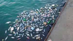 Bouteilles en plastique, un des déchets plastiques qui polluent le plus