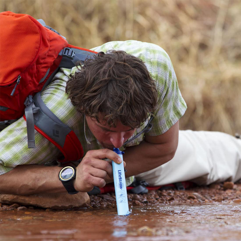 Paille Lifestraw pour boire directement les eaux non potables