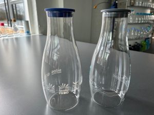 Bouteille réutilisable en verre faite en sérigraphie  idéal pour offrir en cadeau d'entreprise