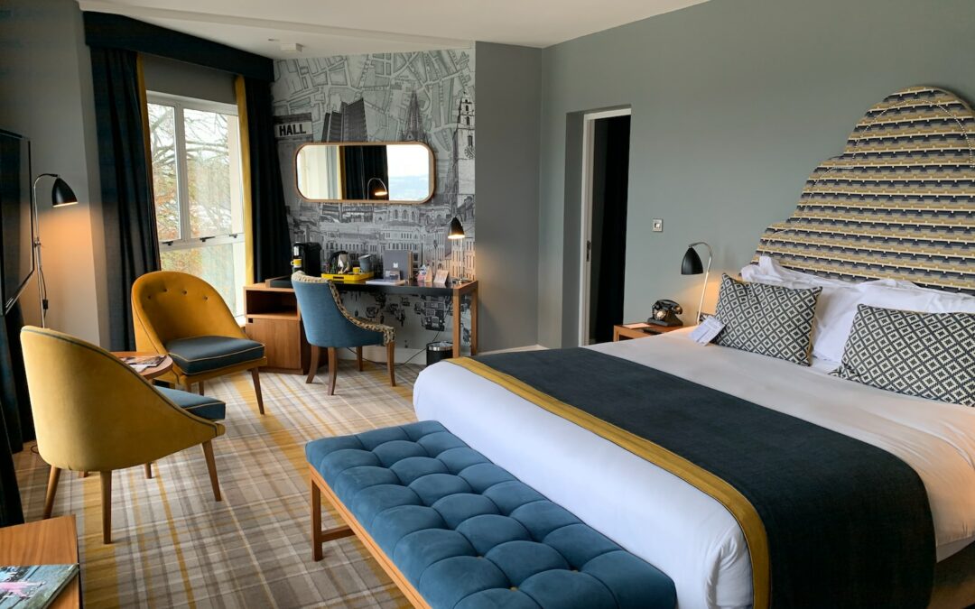Bouteille d’eau en chambre d’hôtel : nos solutions durables et zéro déchet