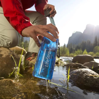 Gourde Grayl pour potabliser toutes les eaux lors de randonnées, voyages