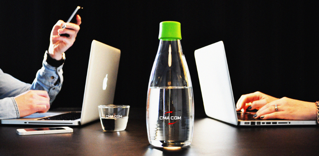 Carafe et verres pour salles de réunion, solution idéale